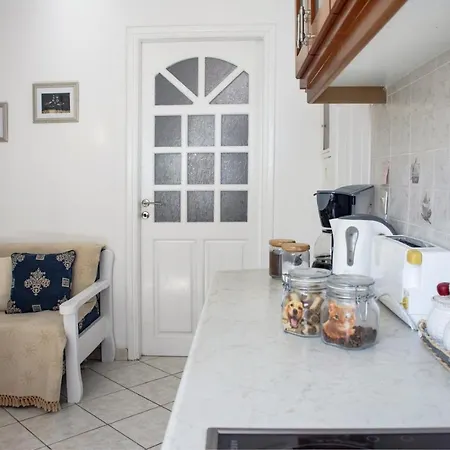 Small Traditiional Home Near The Shops And Restaurants In Korissia, Kea Ioulis Exterior foto