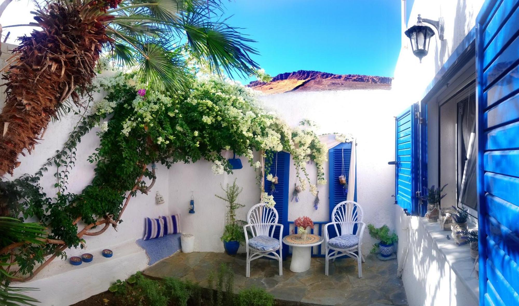 Small Traditiional Near The Shops And Restaurants In Korissia, Kea Holiday home Ioulis